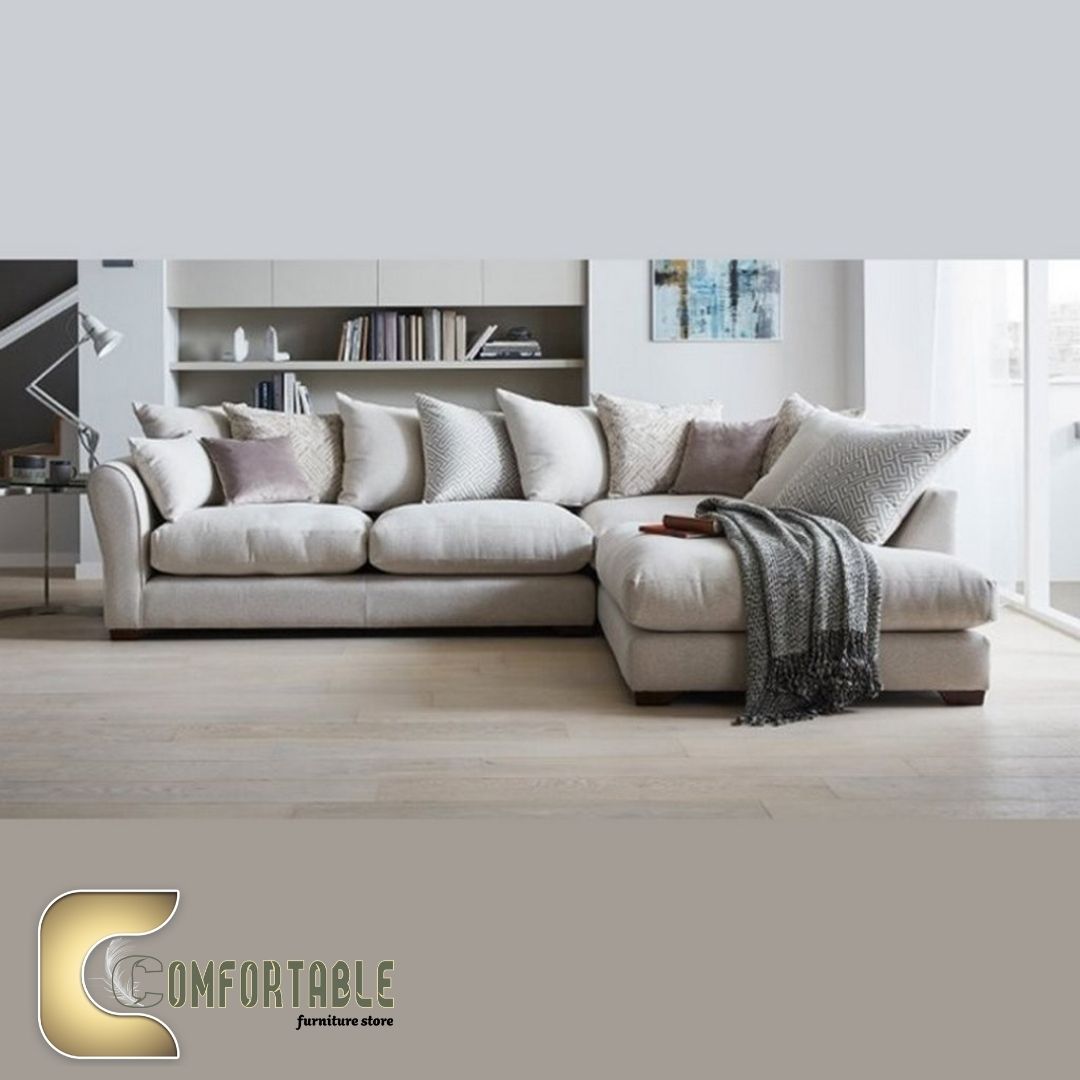 ركنة مودرن L Shape Sofa من خشب الزان – Comfortable Furniture ركنة مودرن على شكل L من خشب الزان الأحمر مع وسائد مريحة باللون البيج – Comfortable Furniture Store